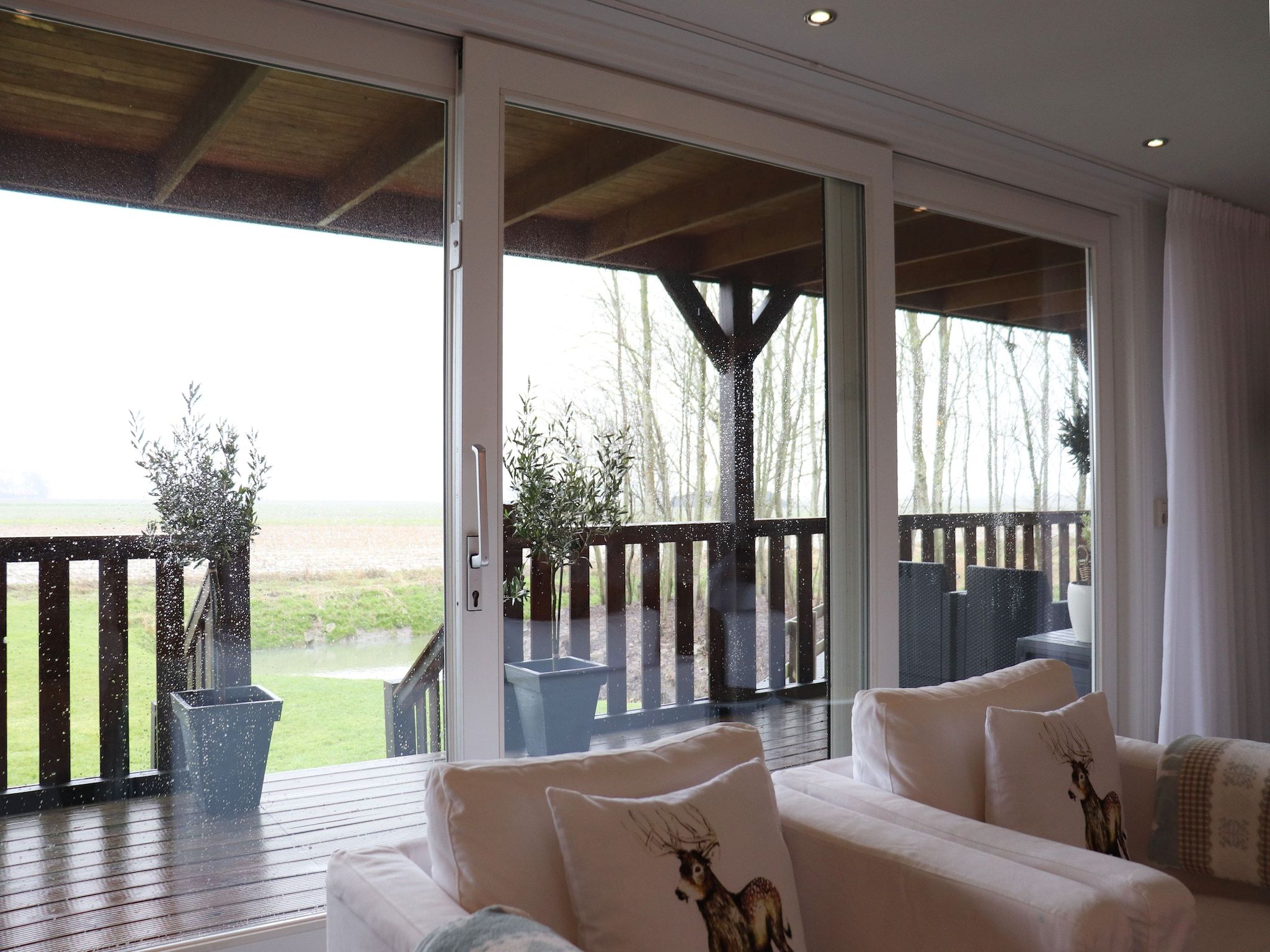 Het terras van Wol Thus in Paesens