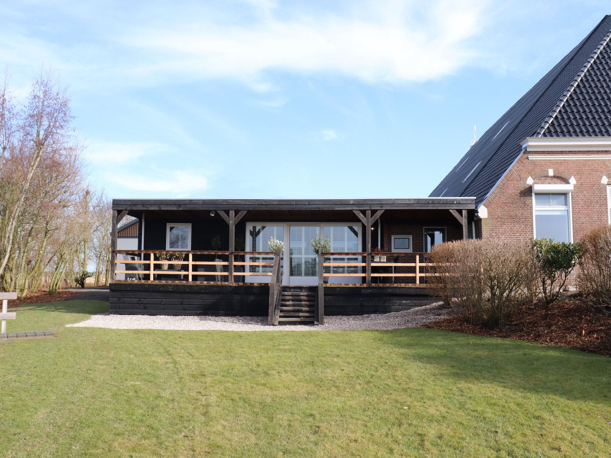 De buitenkant van Wol Thus in Paesens