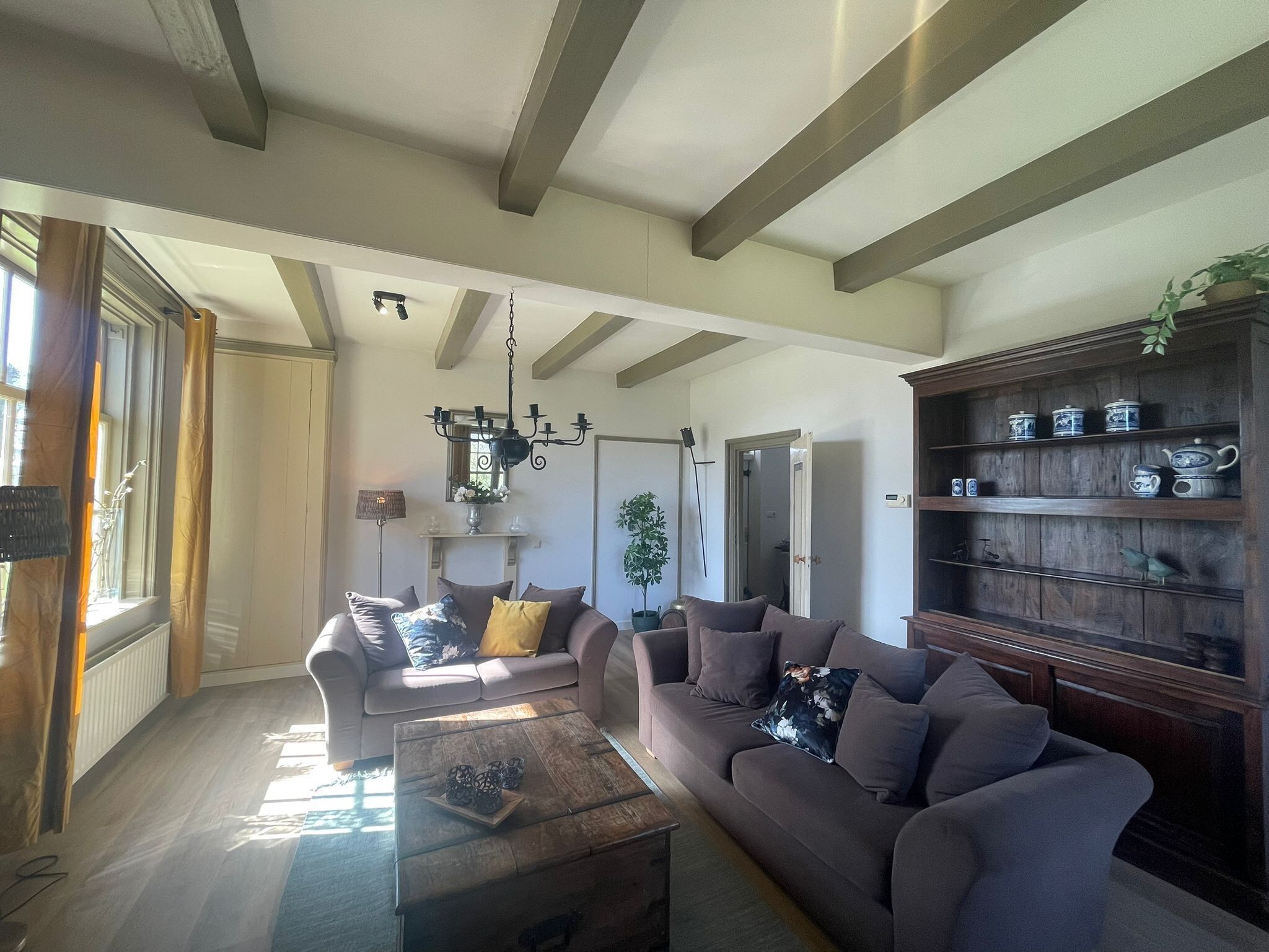 De woonkamer van Vakantiewoning - Oranjezon 4p in Vrouwenpolder