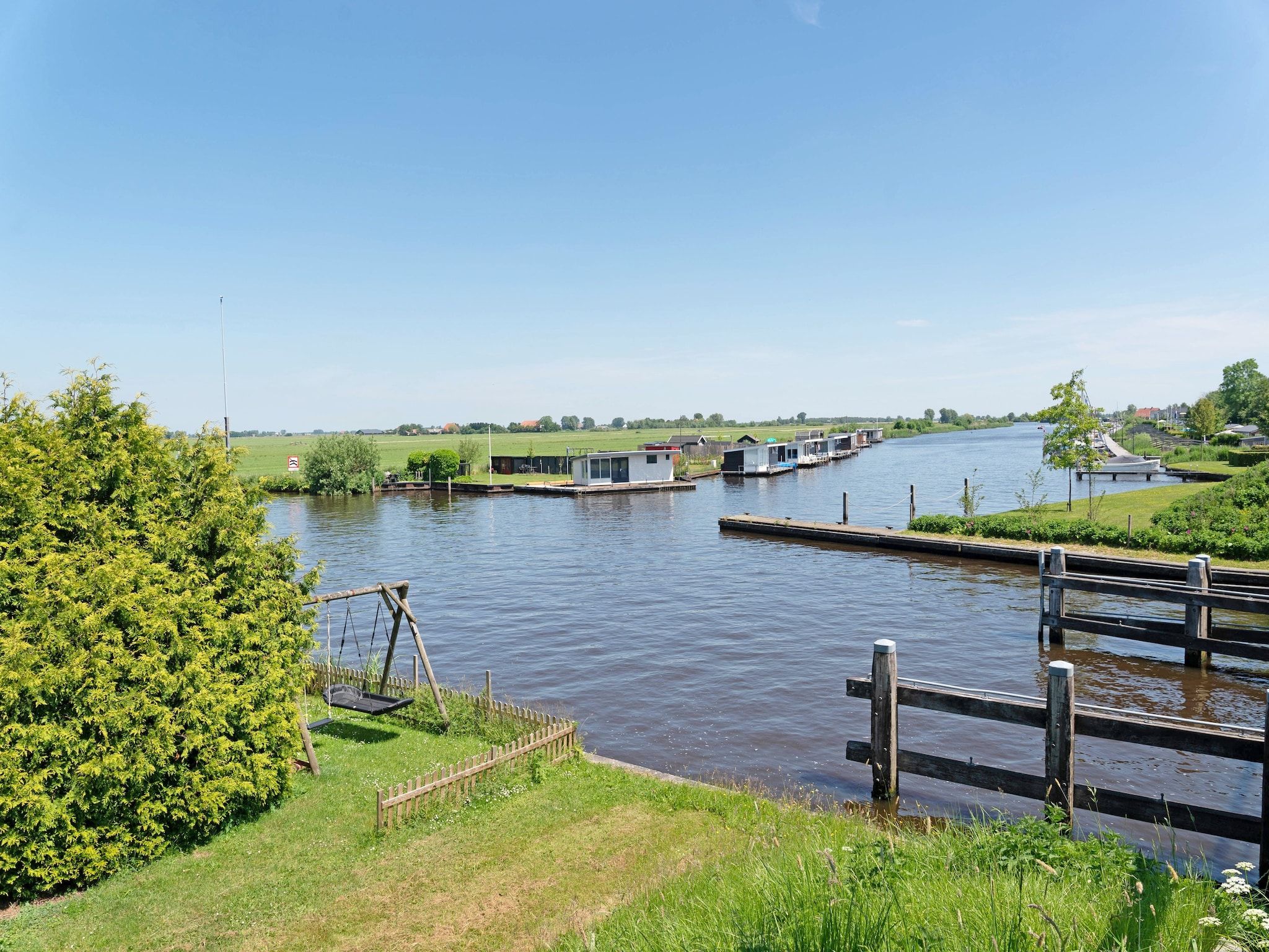 Het uitzicht vanaf Stijlvol familiehuis in Grou in Grou