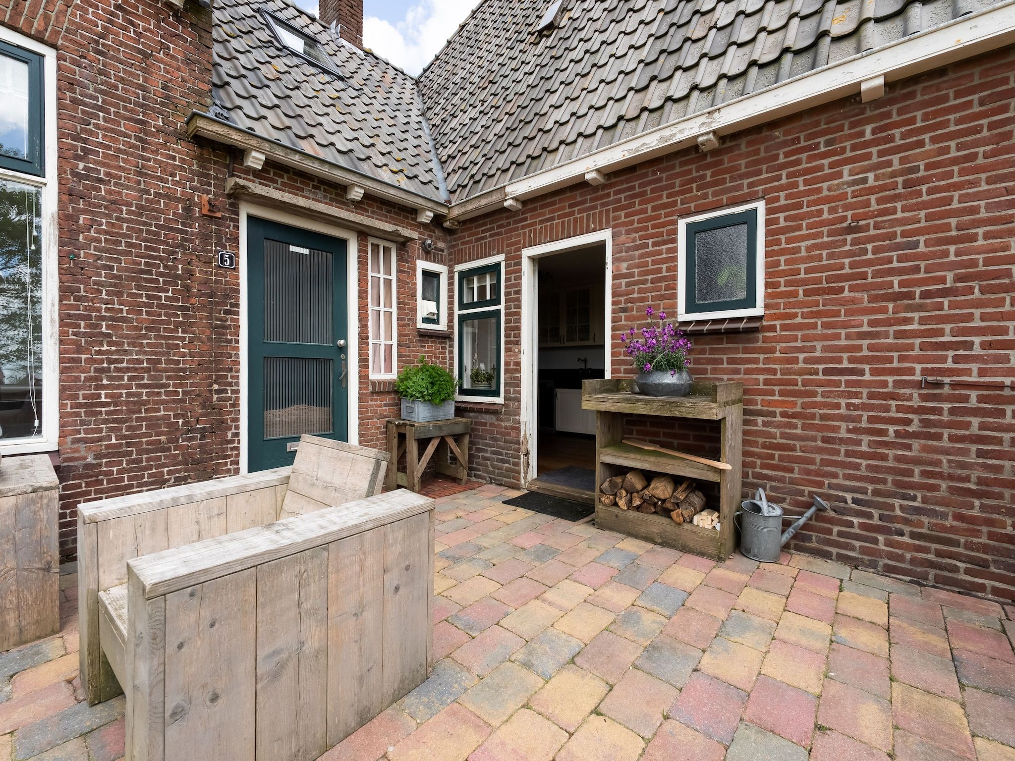 De buitenkant van B&B boerderij GRUTSK in Suwald