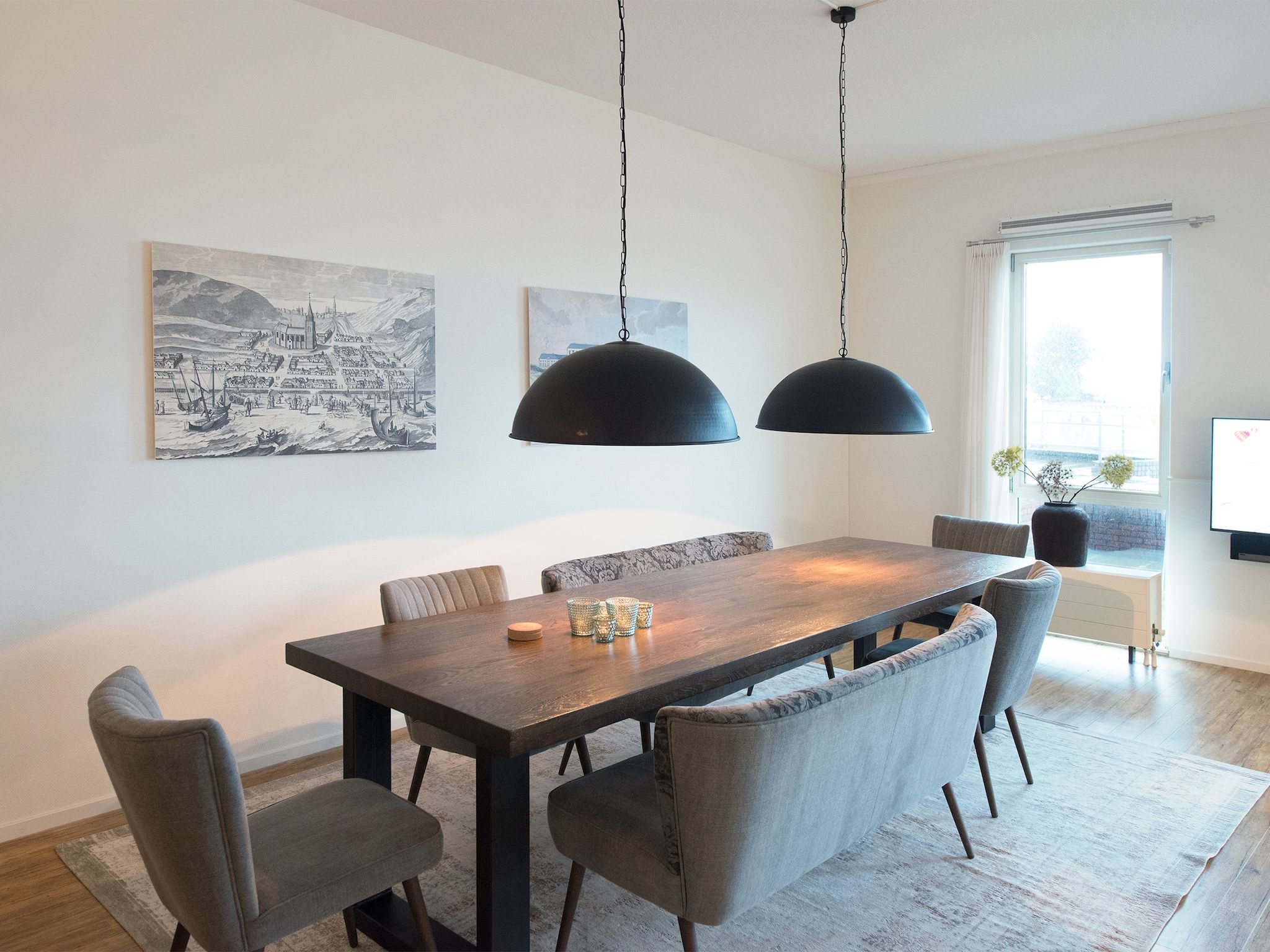 De eetkamer van Scheveningen Harbour 54A in Den Haag