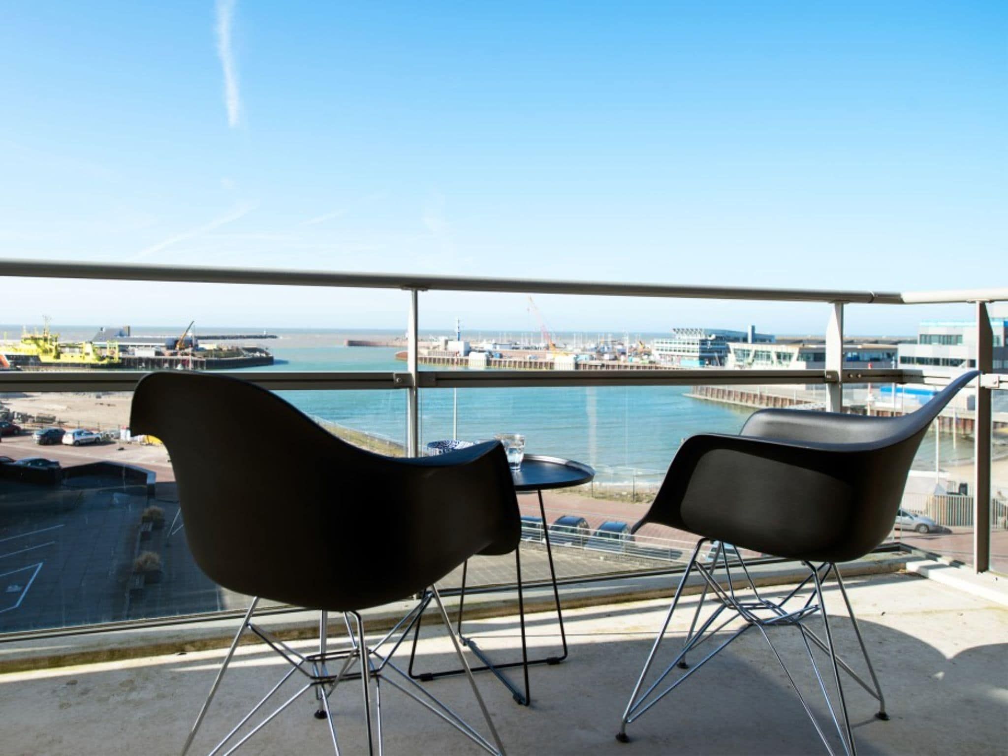 Het terras van Scheveningen Harbour 58 in Den Haag