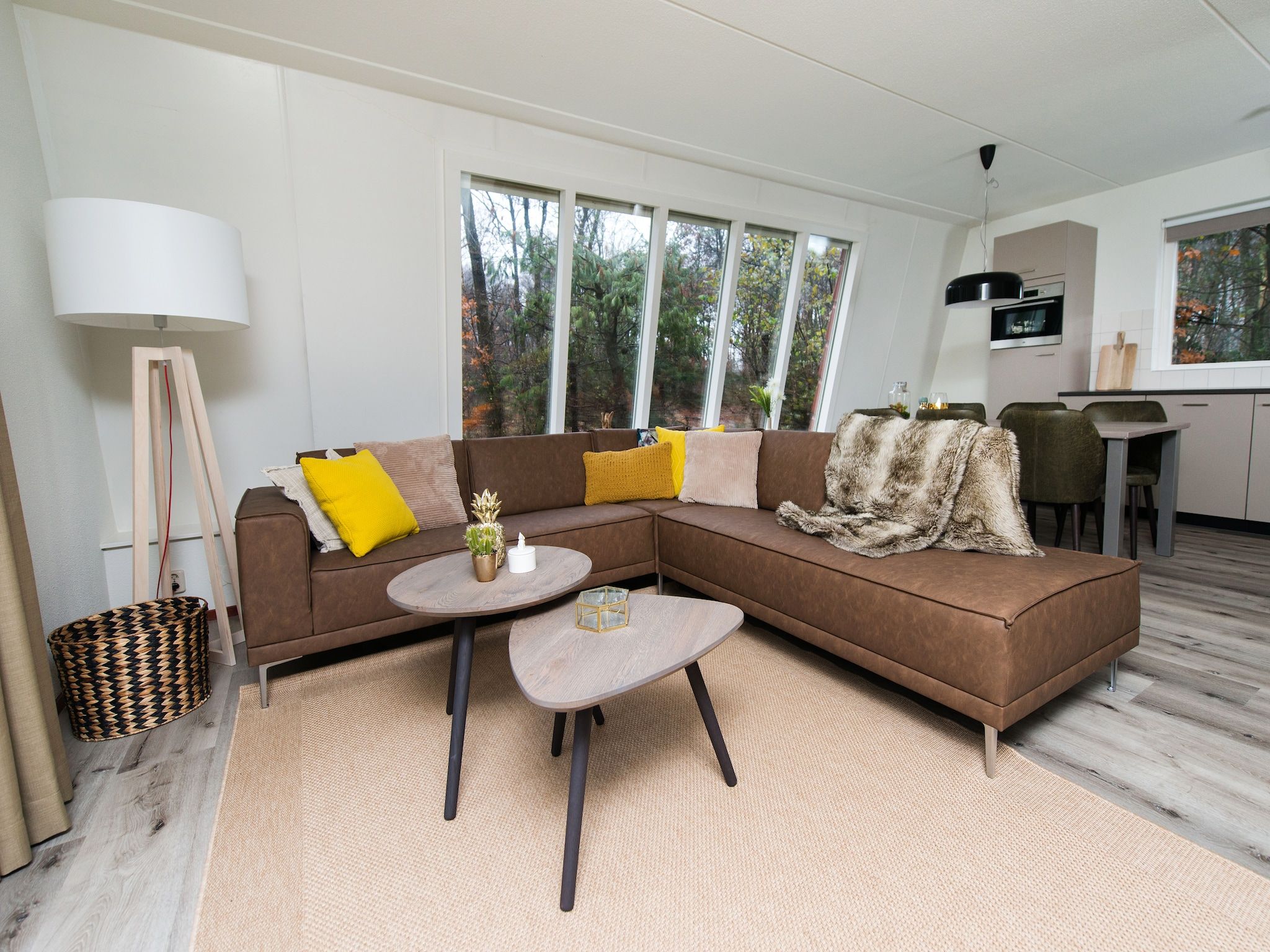 De woonkamer van Bungalowpark Hoenderloo 6 in Hoenderloo