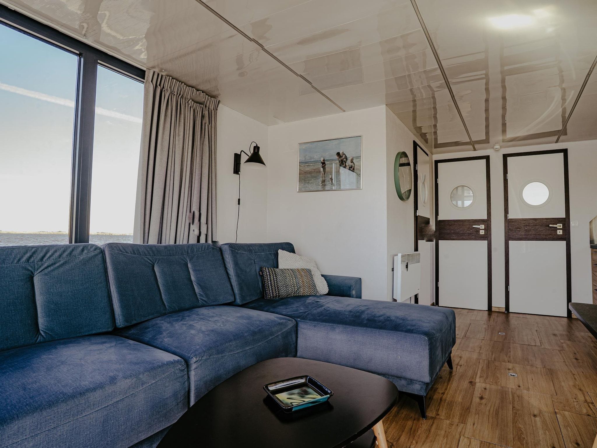 De woonkamer van Waterpark de Meerparel 10 in Uitgeest