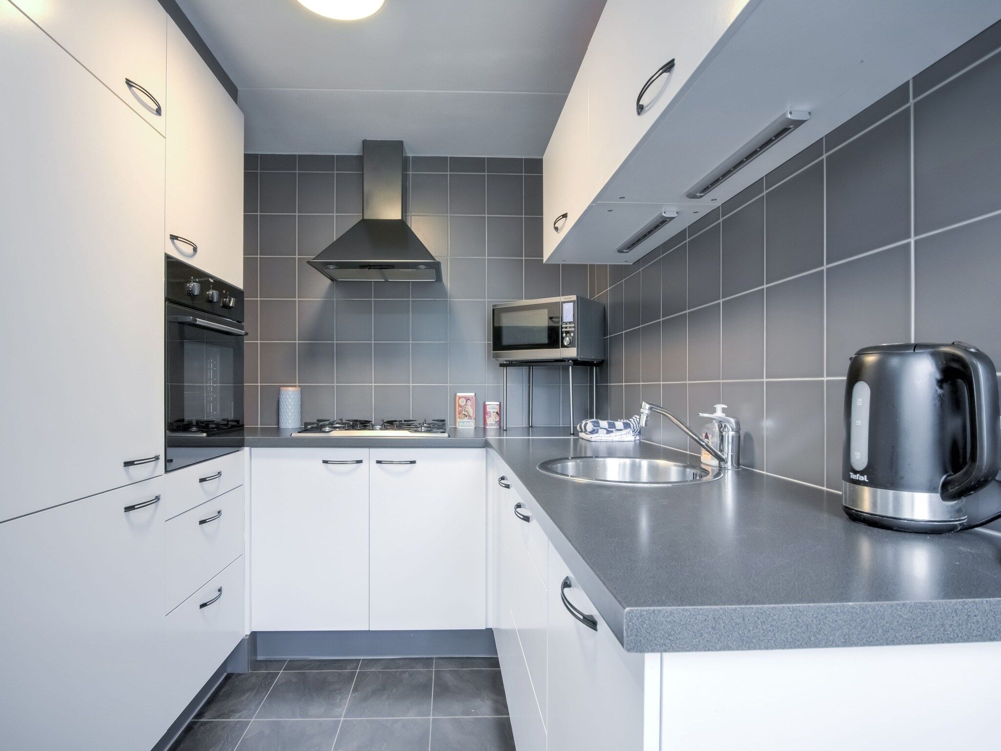 De keuken van Villa Avondrood in Ooltgensplaat