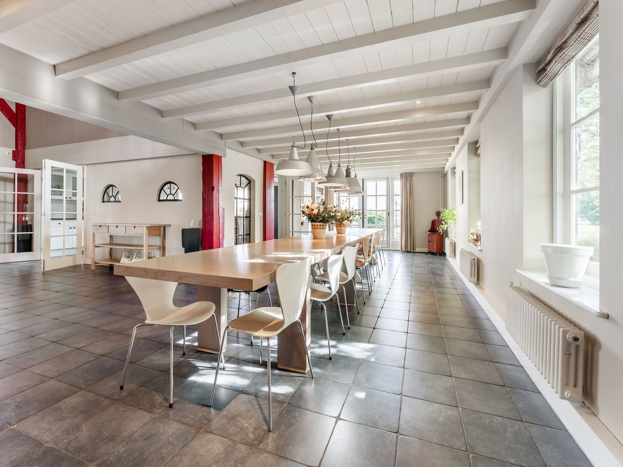 De eetkamer van De Pauwenhof in Heiloo