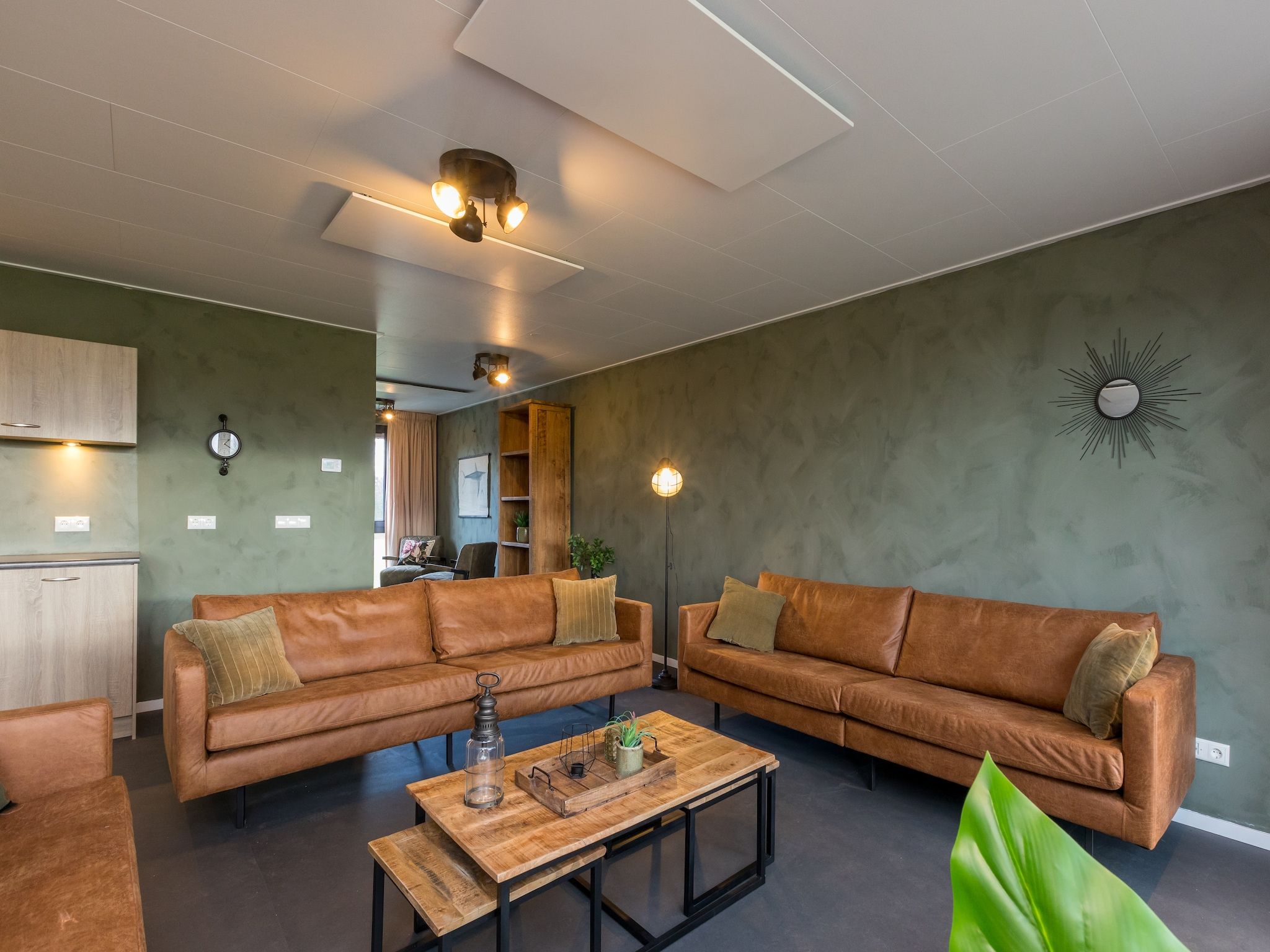 De woonkamer van Vroondijk 2-Zeebloesempje in Vrouwenpolder