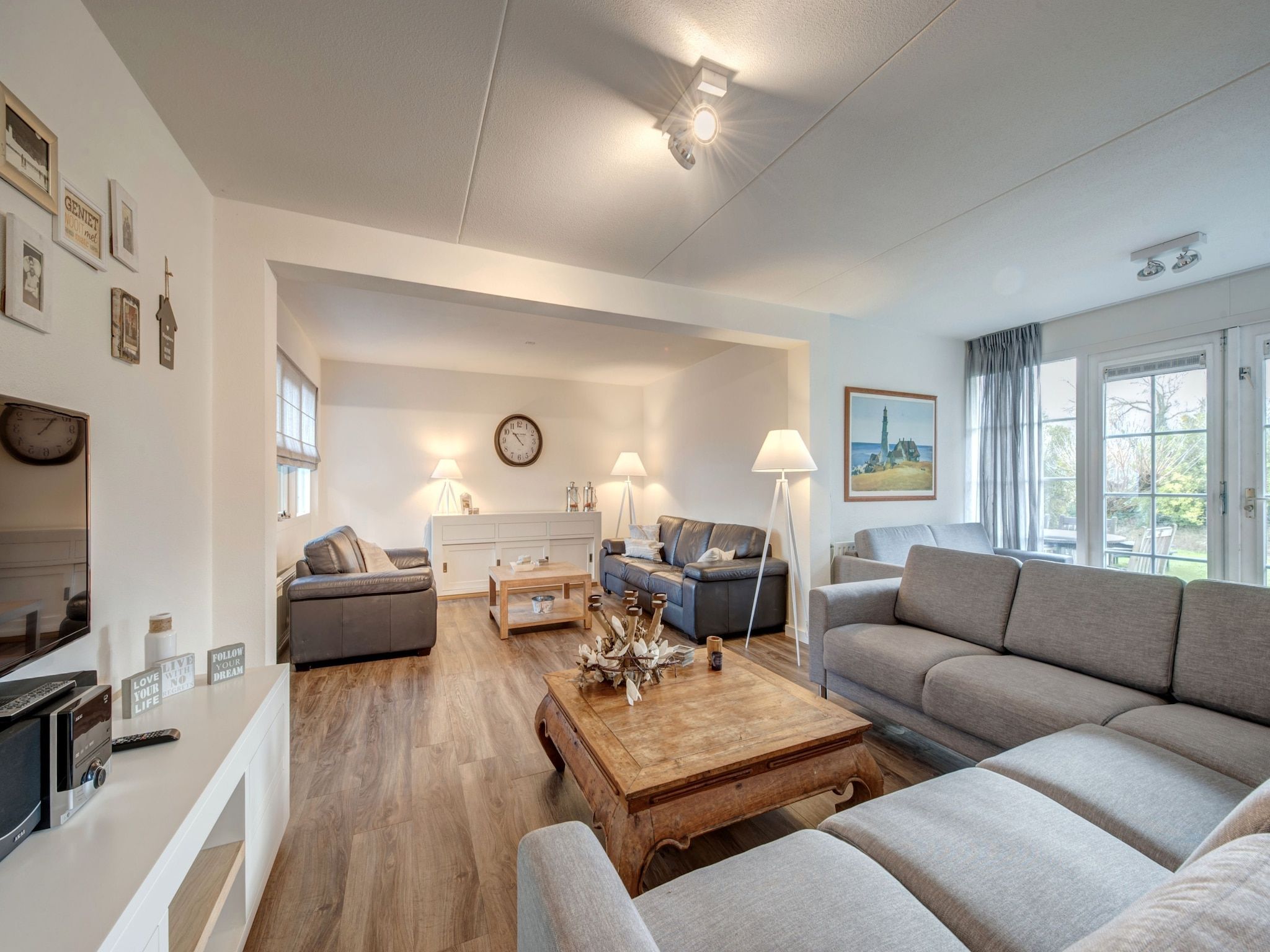 De woonkamer van Buitenhof Domburg  14 in Domburg