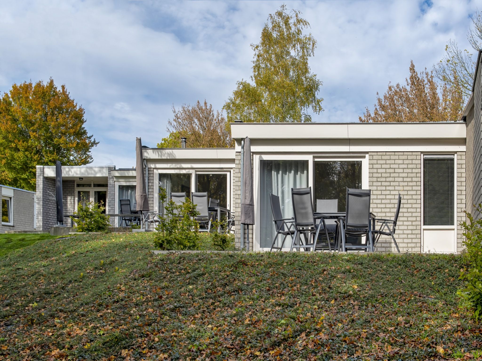 De buitenkant van Bungalowpark Schin op Geul 14 in Walem