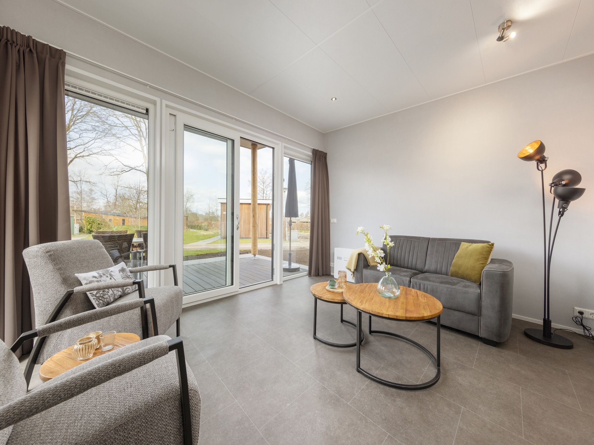De woonkamer van Recreatiepark Tolplas 17 in Hoge Hexel
