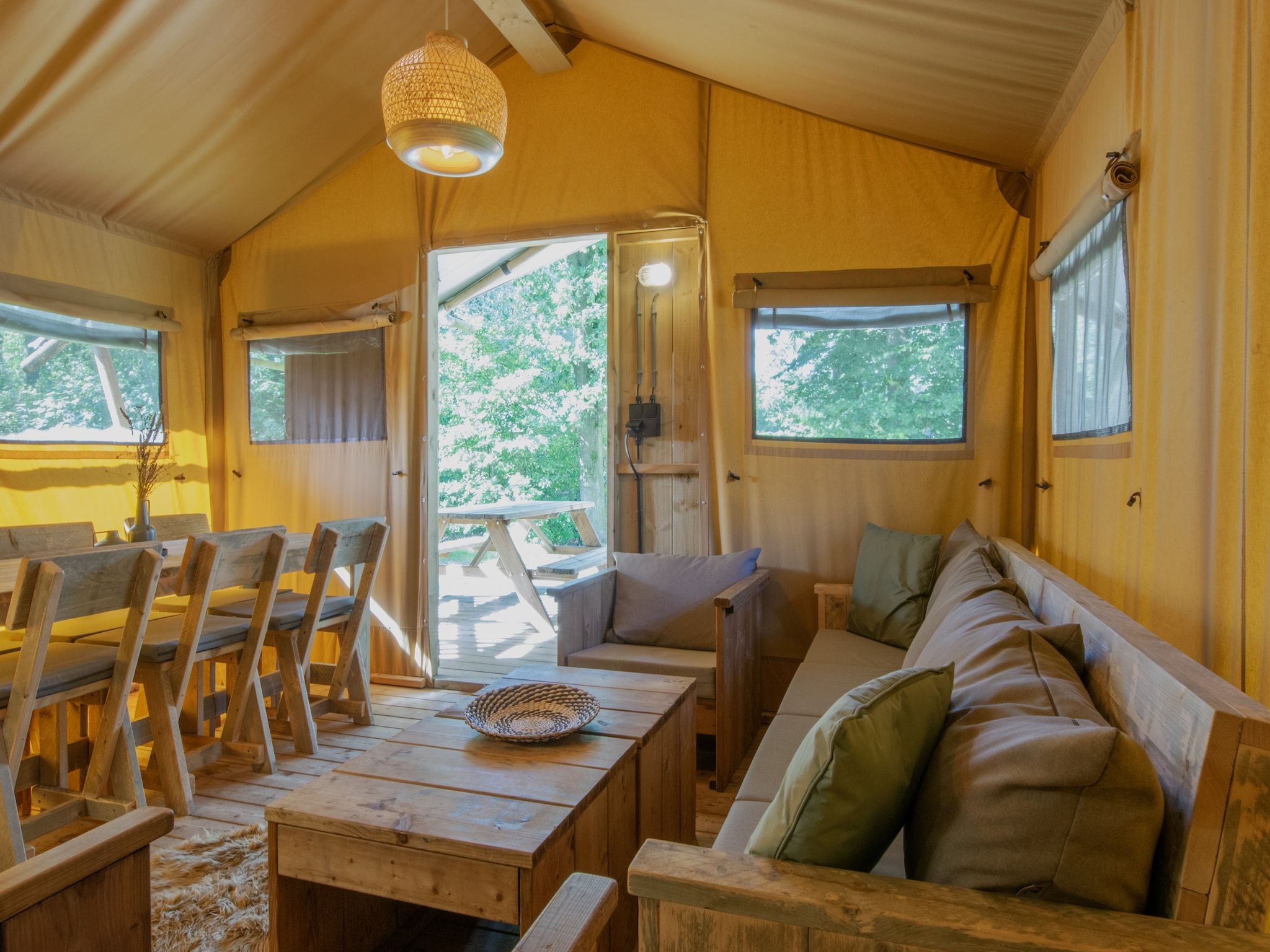 De woonkamer van Vakantiepark Klein Vink 20 in Arcen