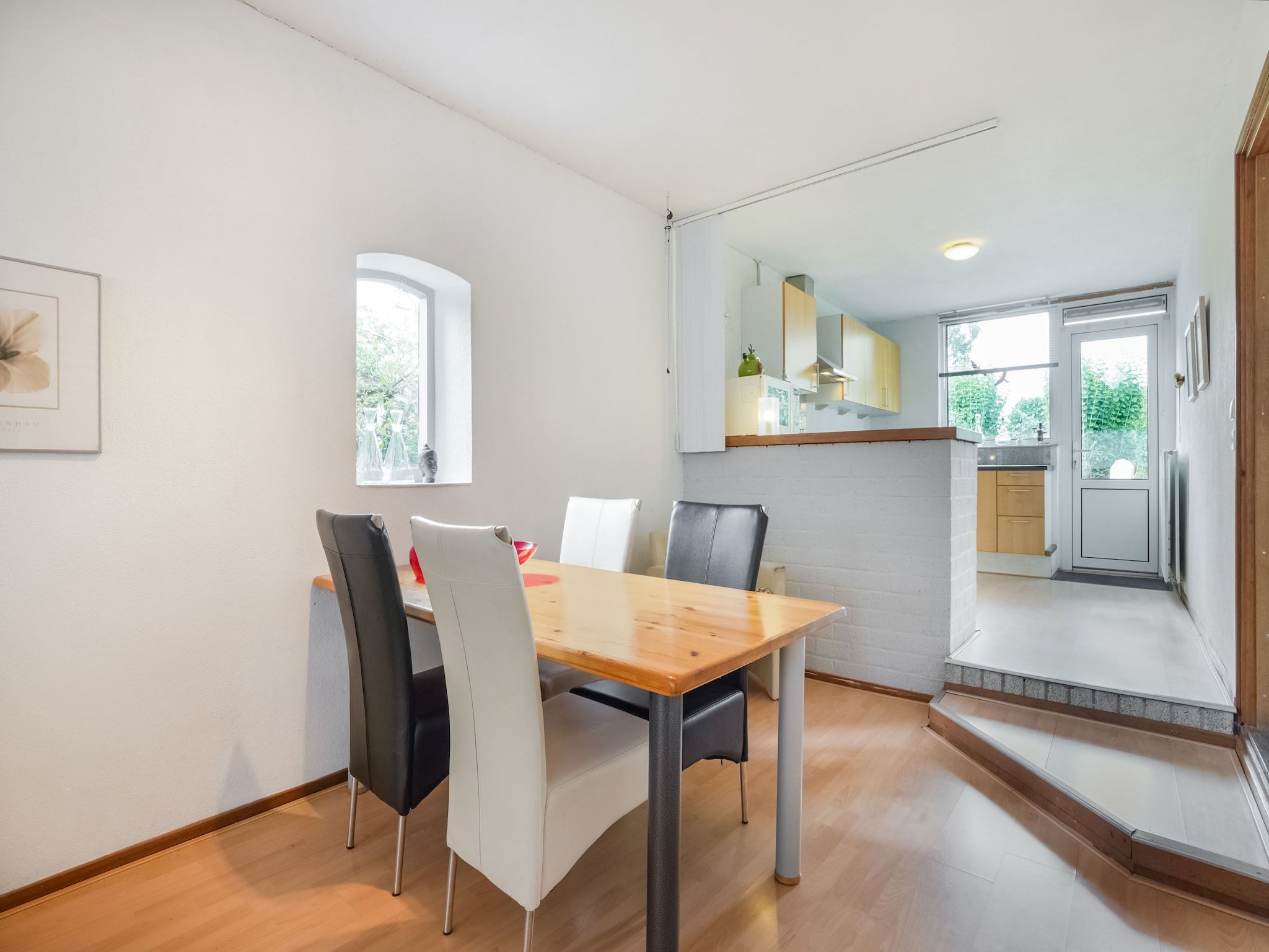 De eetkamer van Casa Acacia in Landgraaf
