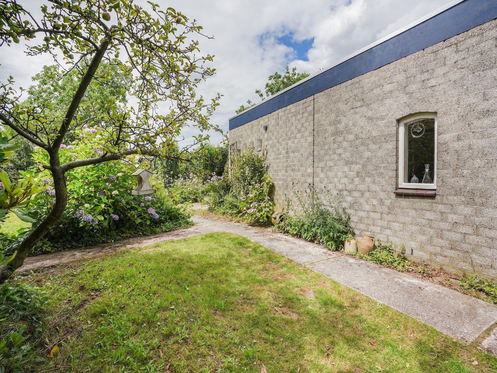 De tuin van Casa Acacia in Landgraaf