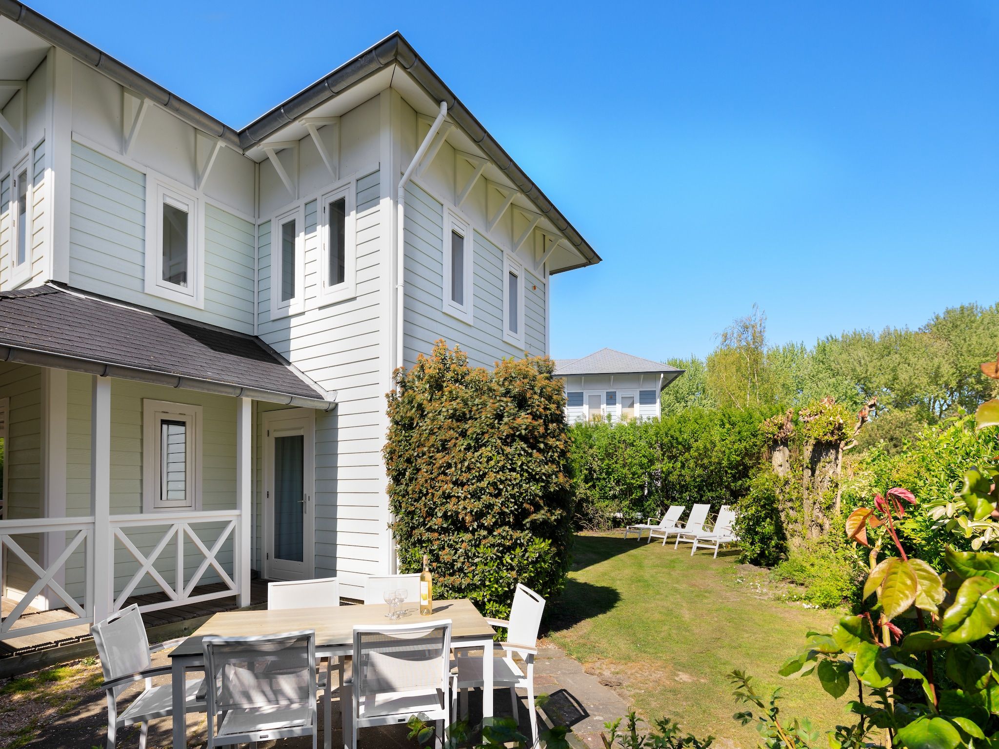 Het terras van Cape Helius 22 in Hellevoetsluis
