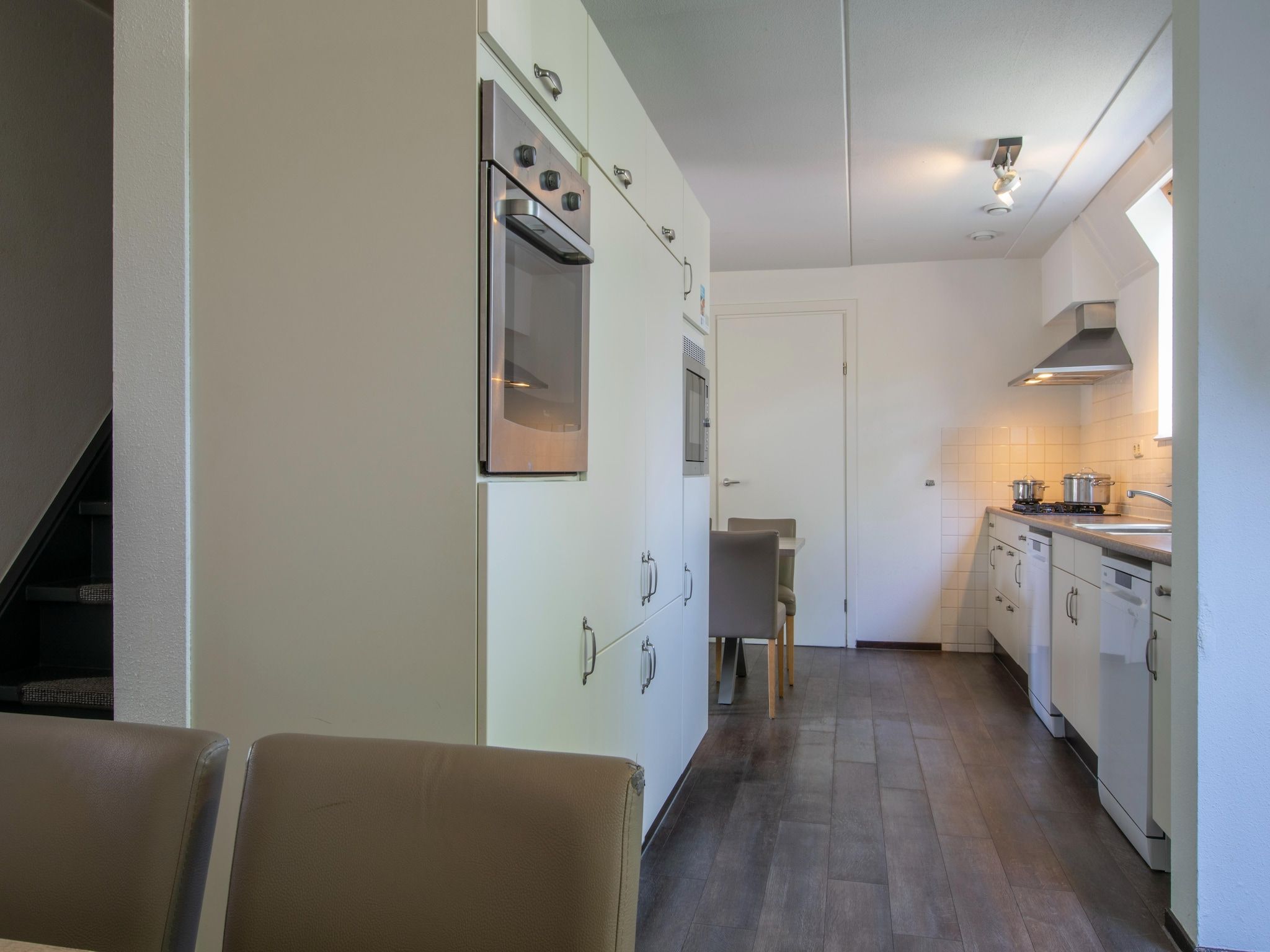 De keuken van Vakantiepark de Katjeskelder 18 in Oosterhout