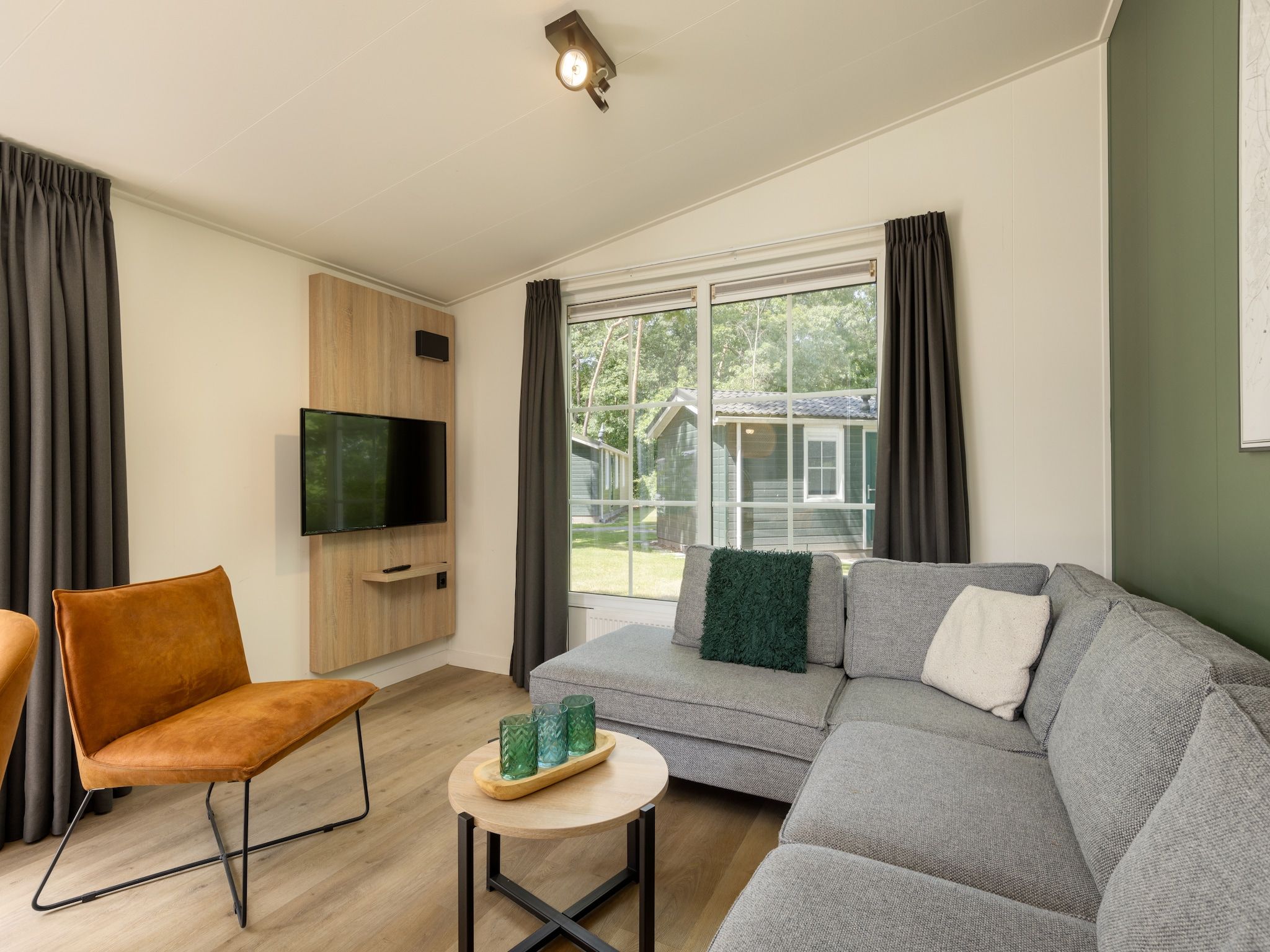 De woonkamer van Park De Peel 2 in Vlierden