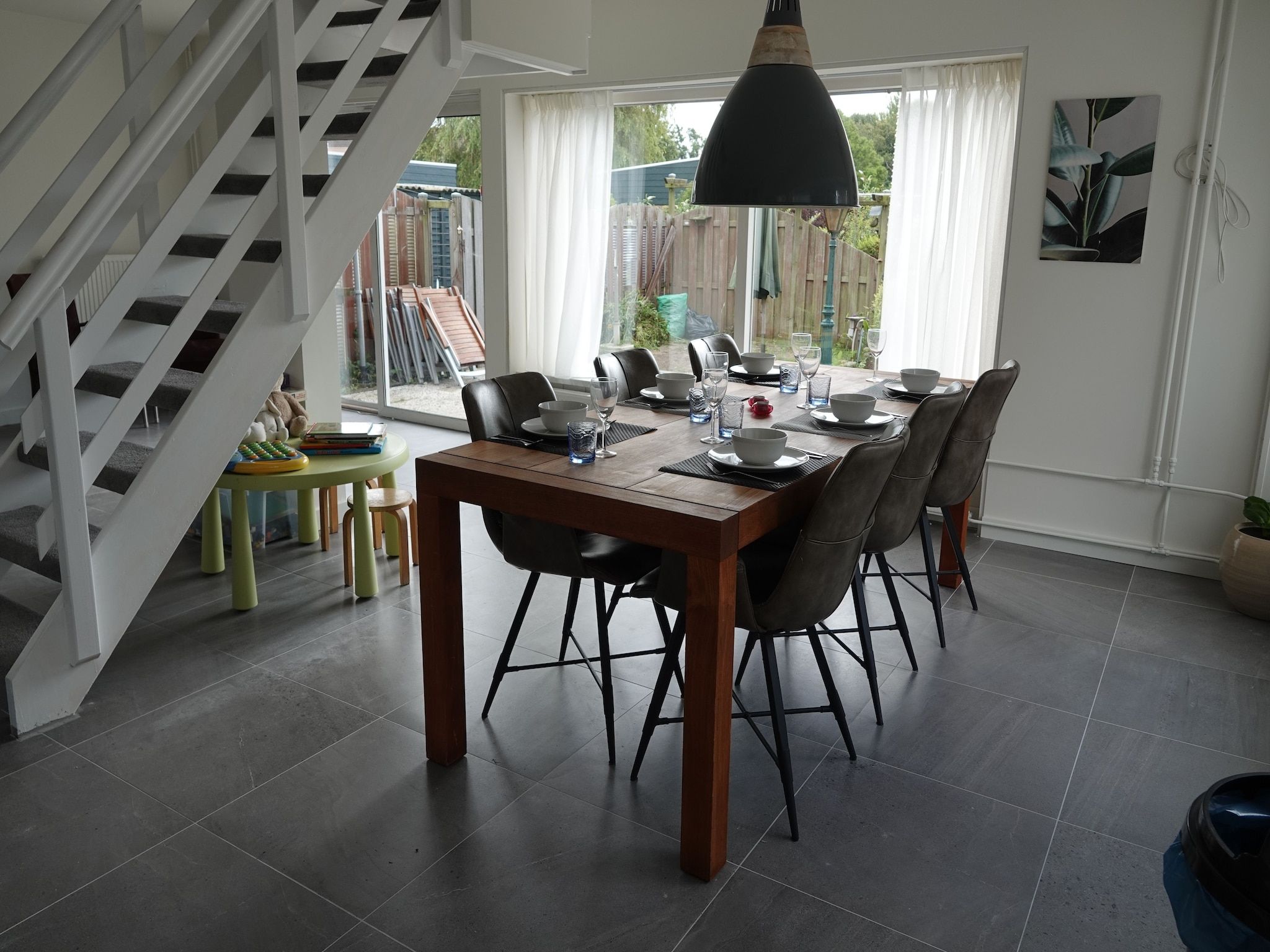 De eetkamer van Relaxing Summer in Noordwijkerhout