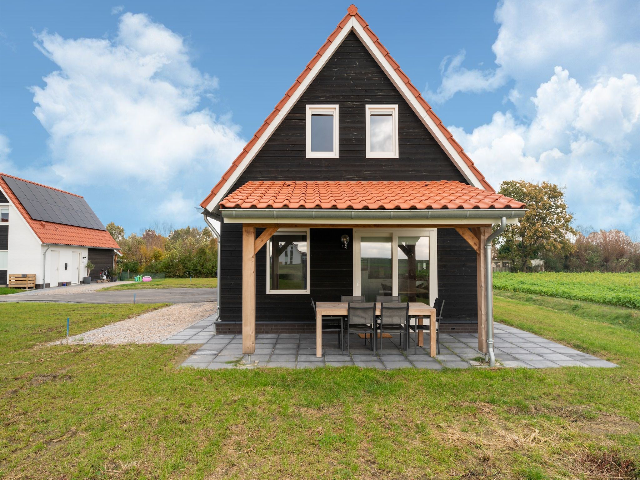 De buitenkant van De Kokmeeuw Huis Nr 11 in Scherpenisse