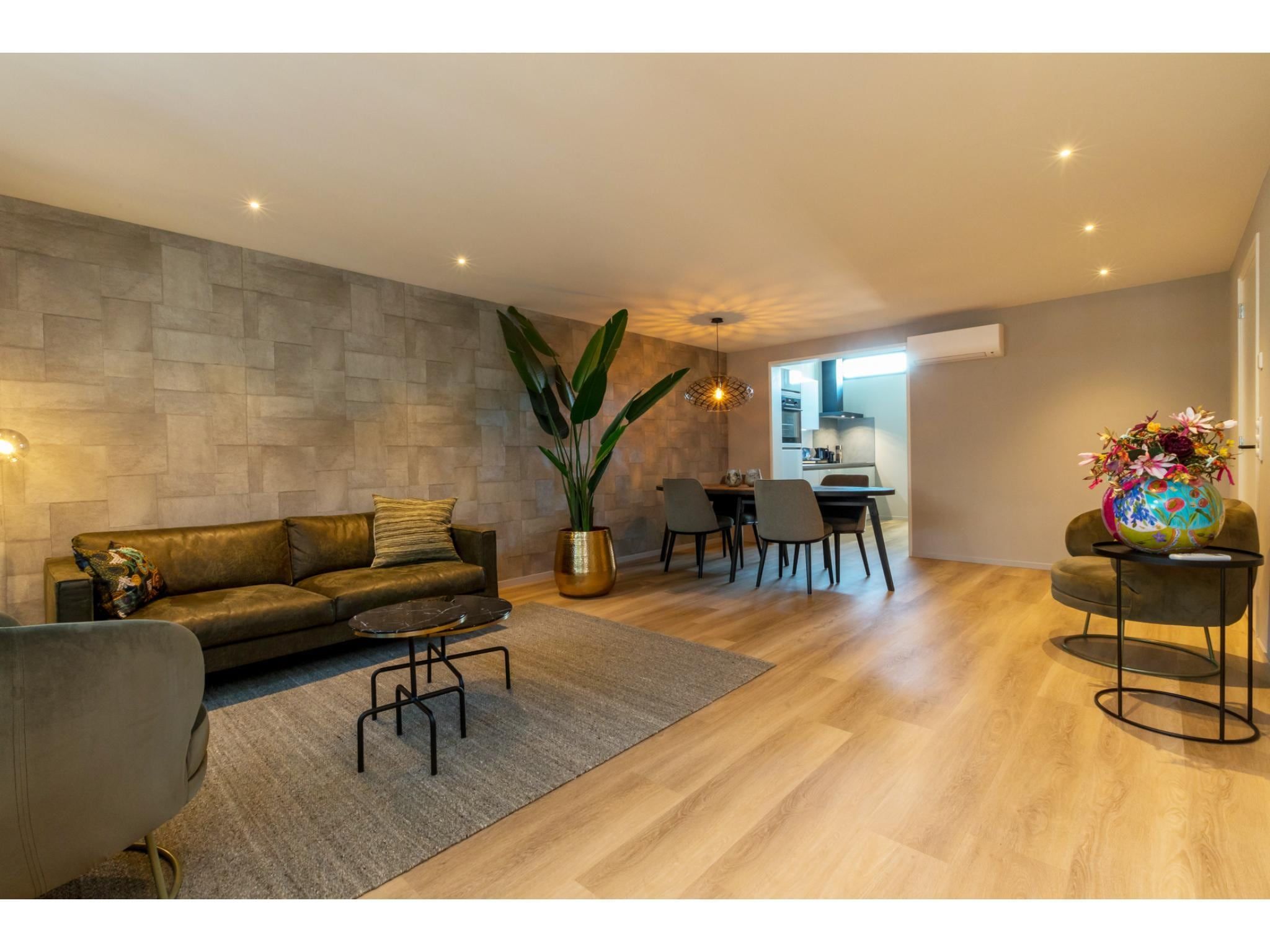 De woonkamer van Ooststraat 8a in Domburg