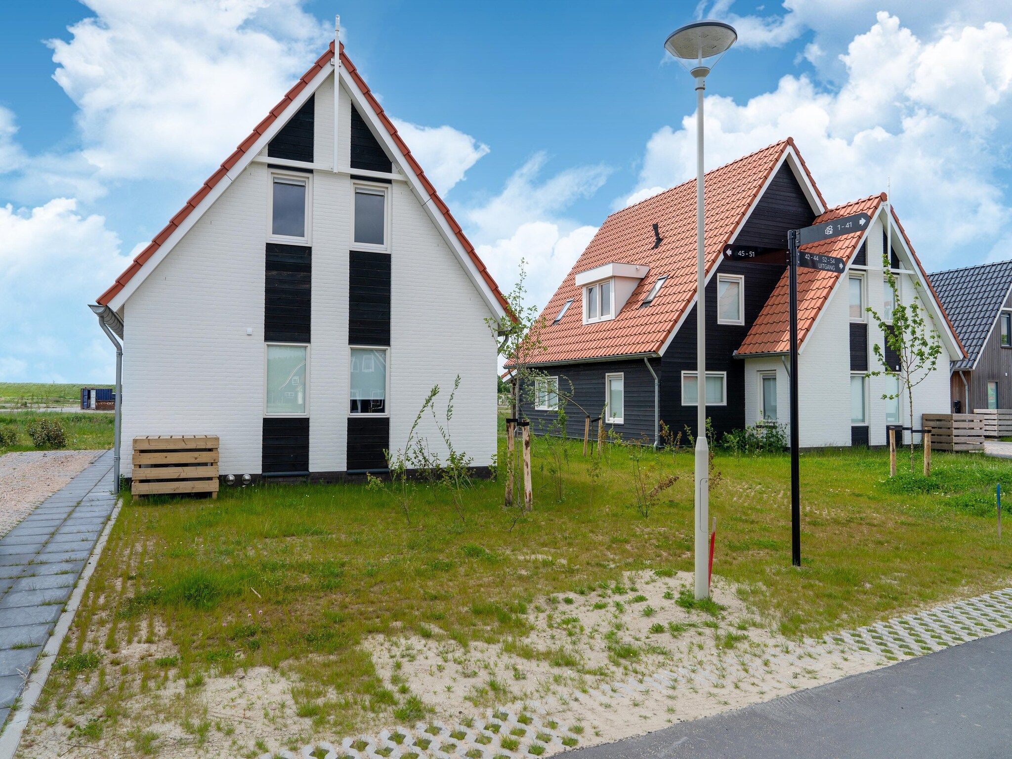 De buitenkant van Wulpdal Huis Nr 51 in Scherpenisse