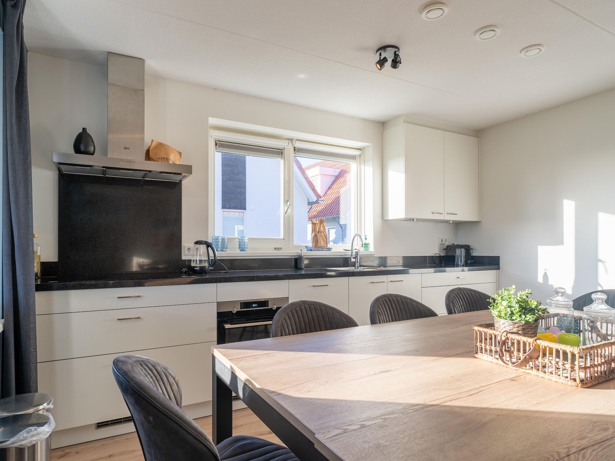 De keuken van De Roodborst Huis Nr 31 in Scherpenisse