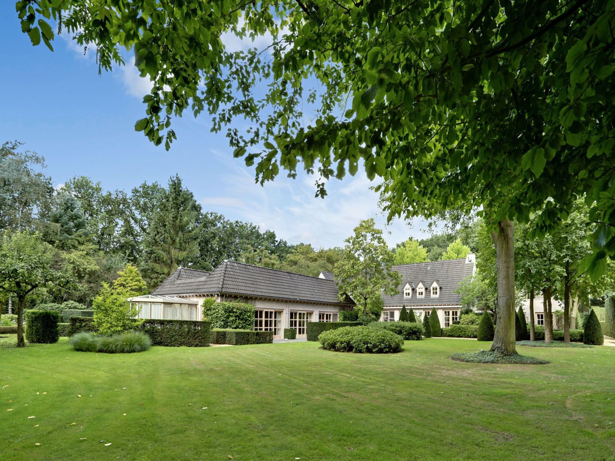 De tuin van Villa Loonse Duinen in Drunen