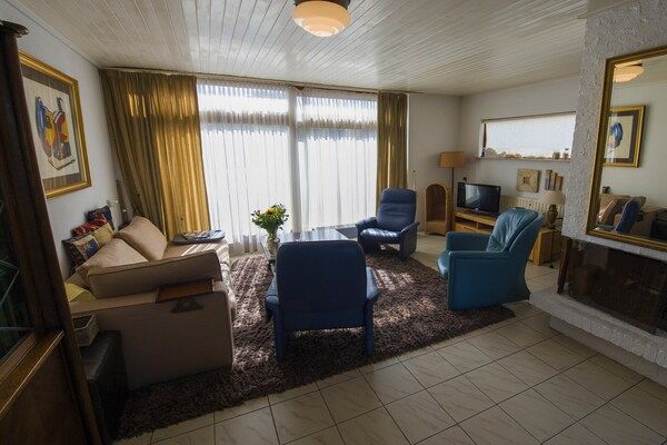 Woonkamer - Vakantiehuis Noordwijk bij Strand in Noordwijk (2)