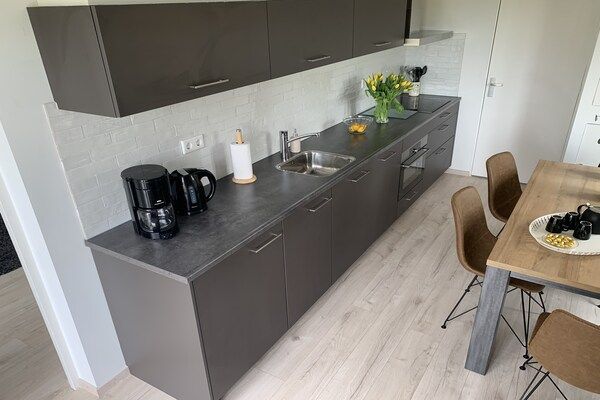 Keuken - Gezellig vakantiehuis met grote tuin in Zonnemaire (4)