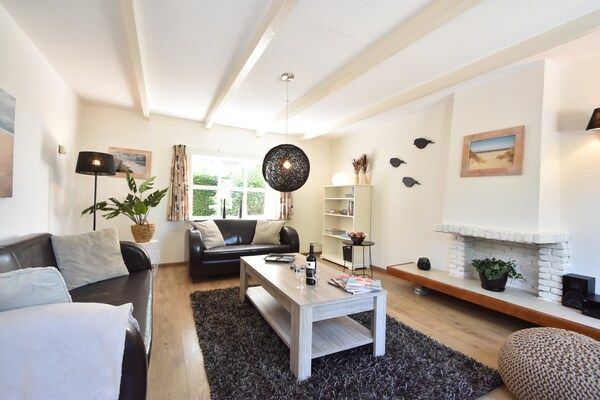 Woonkamer - Rustig vakantiehuis met tuin in Zonnemaire (1)