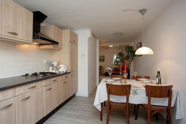 Keuken - Huisje in Nes-Ameland bij Kust in Nes-Ameland (4)