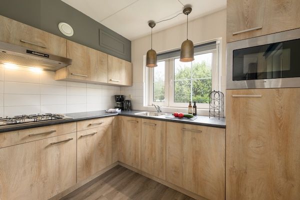Keuken - Rieten villa in nationaal park in Paasloo (5)