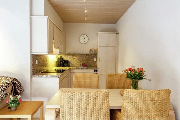 Eetkamer - Appartement in Oostkapelle bij het Strand in Oostkapelle (3)