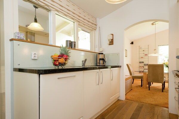 Keuken - Vakantiehuis in Julianadorp bij Strand in Julianadorp (4)