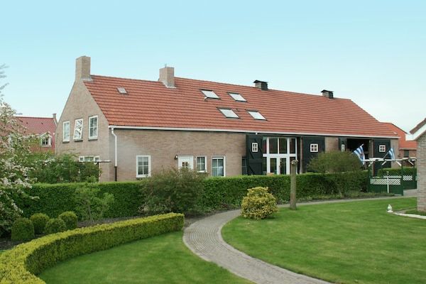 Buitenkant - Boutique appartement in Ritthem met terras in Vlissingen-Ritthem (1)