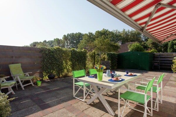 Tuin - Vakantiehuis bij Noordwijkerhout Strand in Noordwijkerhout (1)