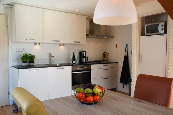 Keuken - Vakantiehuis bij Noordwijkerhout Strand in Noordwijkerhout (3)