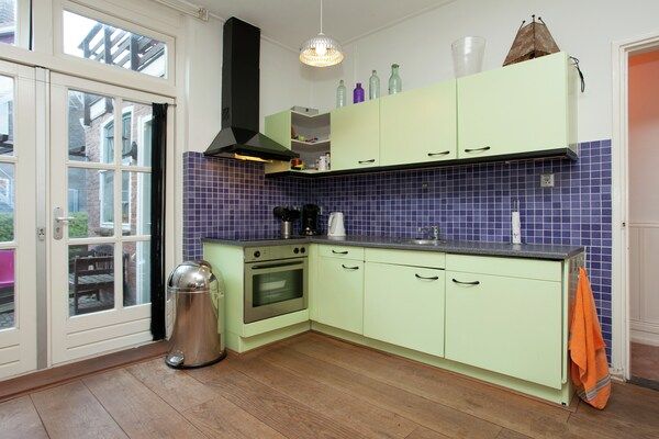 Keuken - Vakantiehuis aan Alkmaarse Gracht in Alkmaar (4)