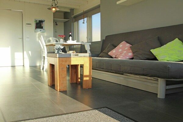 Woonkamer - Vakantiehuis Egmond bij Strand in Egmond aan zee (4)