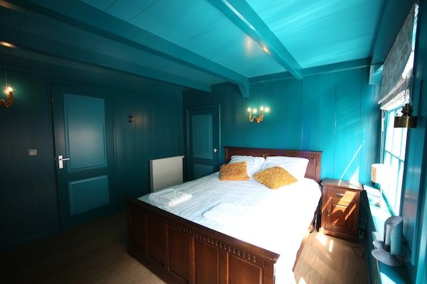 Slaapkamer - Luxe VOC-verblijf met uitzicht in Enkhuizen (4)