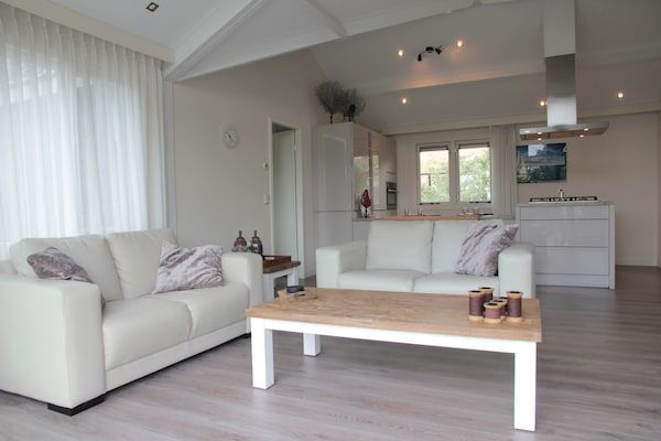 Woonkamer - Vakantiehuis in Kattendijke aan Zee in Kattendijke (2)