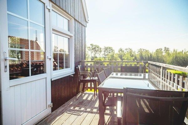 Terras - Traditioneel Nederlands Villaverblijf in West-Graftdijk (5)