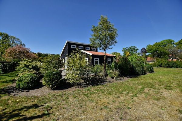 Buitenkant - Vakantiehuis in Eerbeek bij Veluwe in Eerbeek (3)