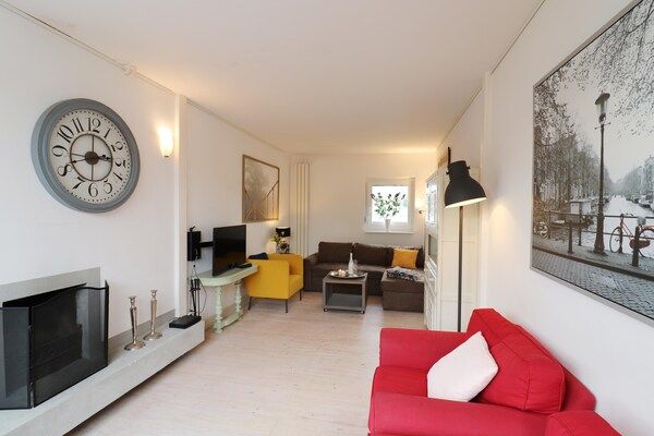 Woonkamer - Vakantiehuis in Noordwijkerhout bij Meer in Noordwijkerhout (5)