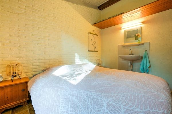 Slaapkamer - Vakantiehuis Zorgvlied bij Drents-Friese Wold in Zorgvlied (4)