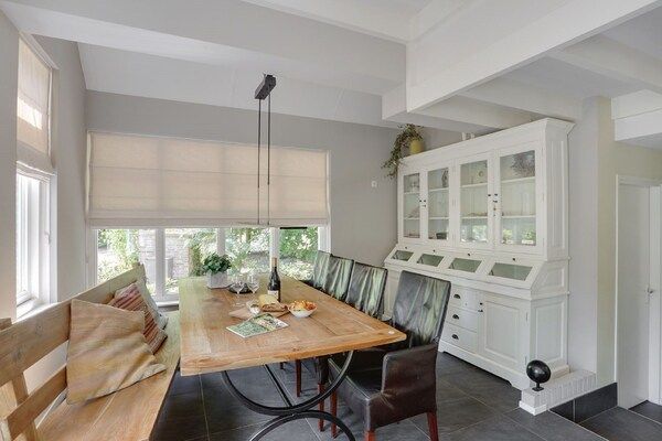 Eetkamer - Villa in Nederland met Sauna & Comfort in Uden (2)