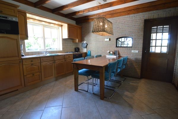 Keuken - Vakantiehuis in Nijeberkoop bij Park in Nijeberkoop (4)