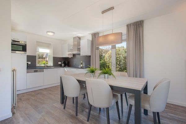 Keuken - Vakantiehuis in Nederland met Tuinterras in Kamperland (3)