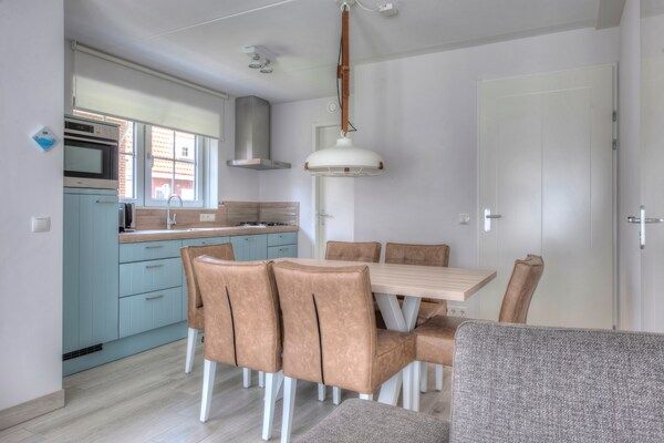 Keuken - Luxe villa bij Noordzee met sauna in Koudekerke (3)