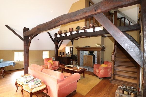 Woonkamer - Villa in Ommen met privévijver in Rheezerveen (1)